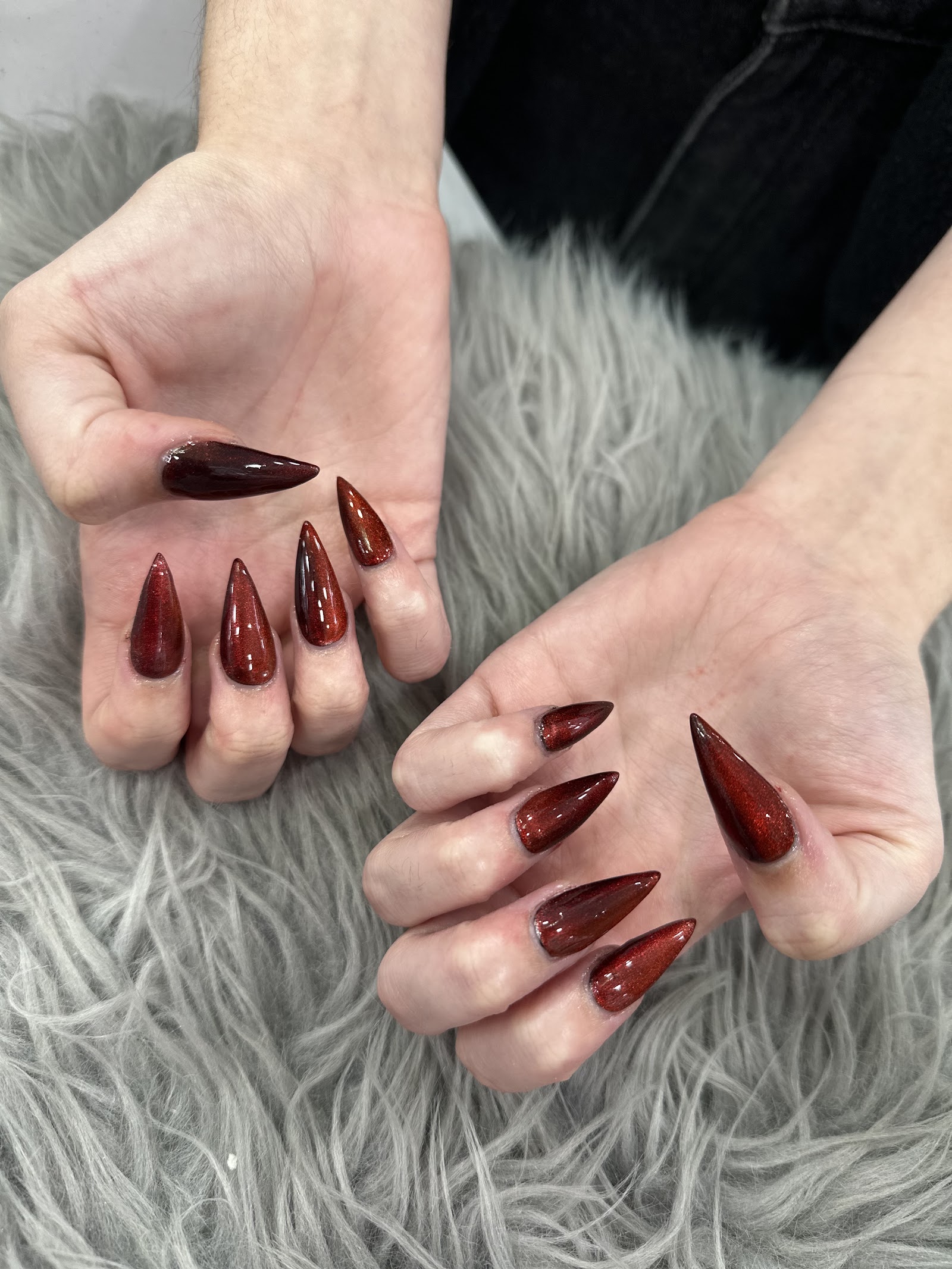 Golden Nail nail photo 1